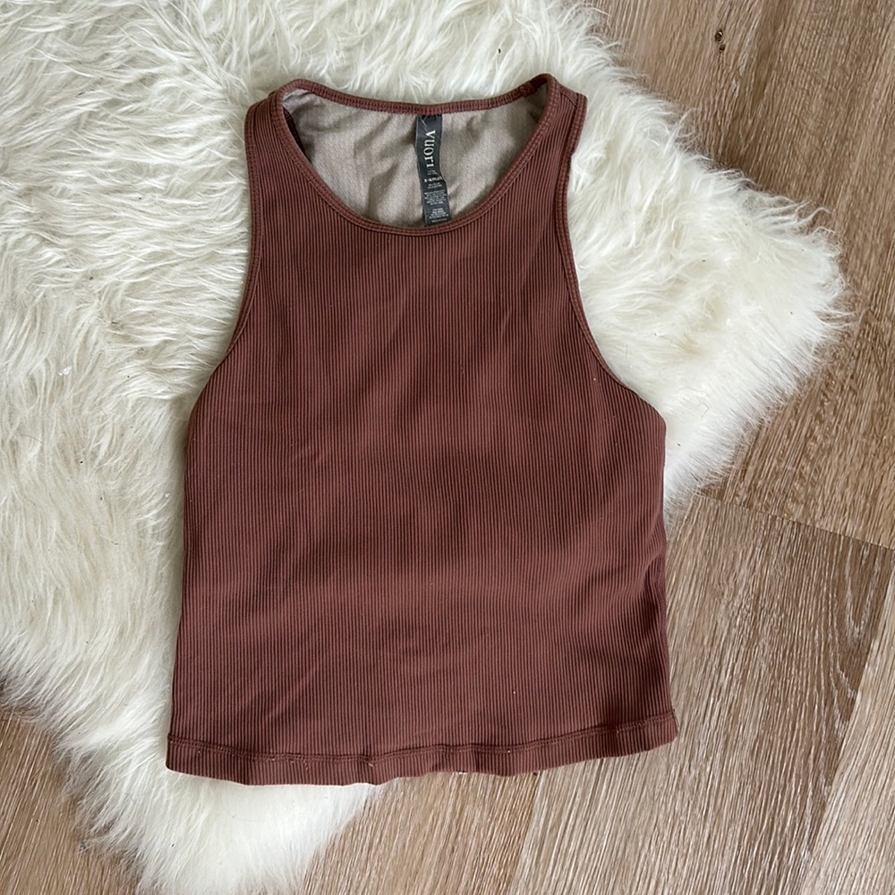 Vuori Women’s pose plyo tank top in mauve